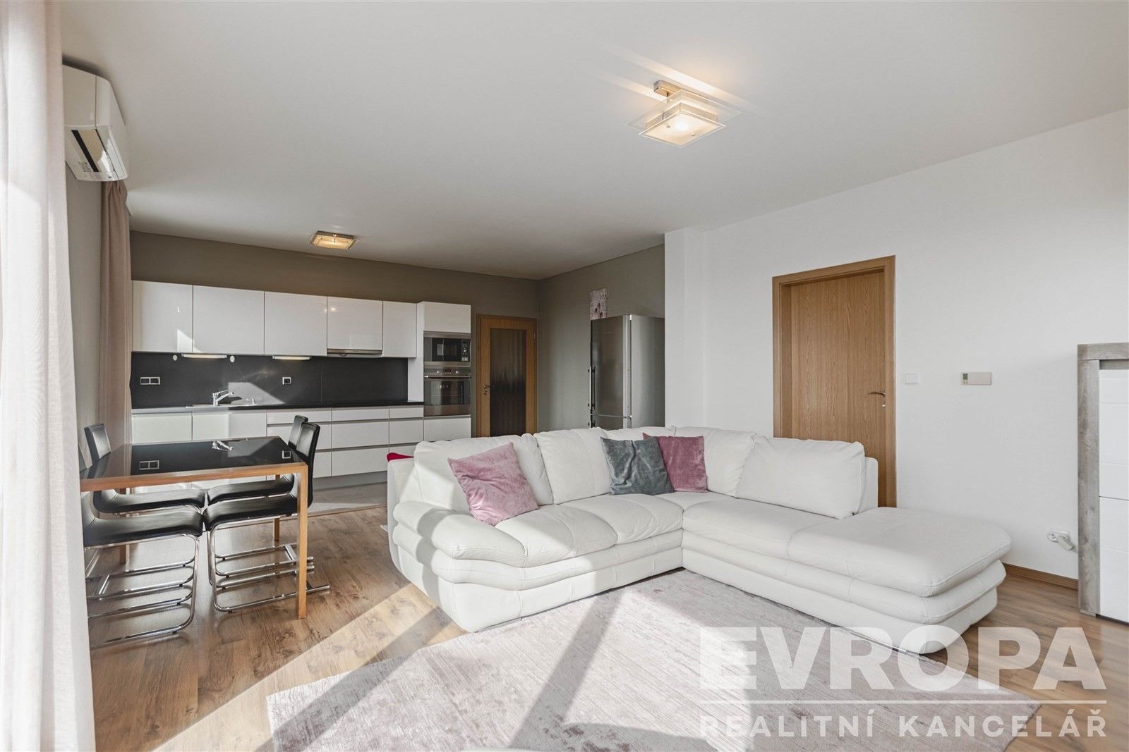 Prodej byt 3+kk - Ke Stírce, Praha, 77 m²