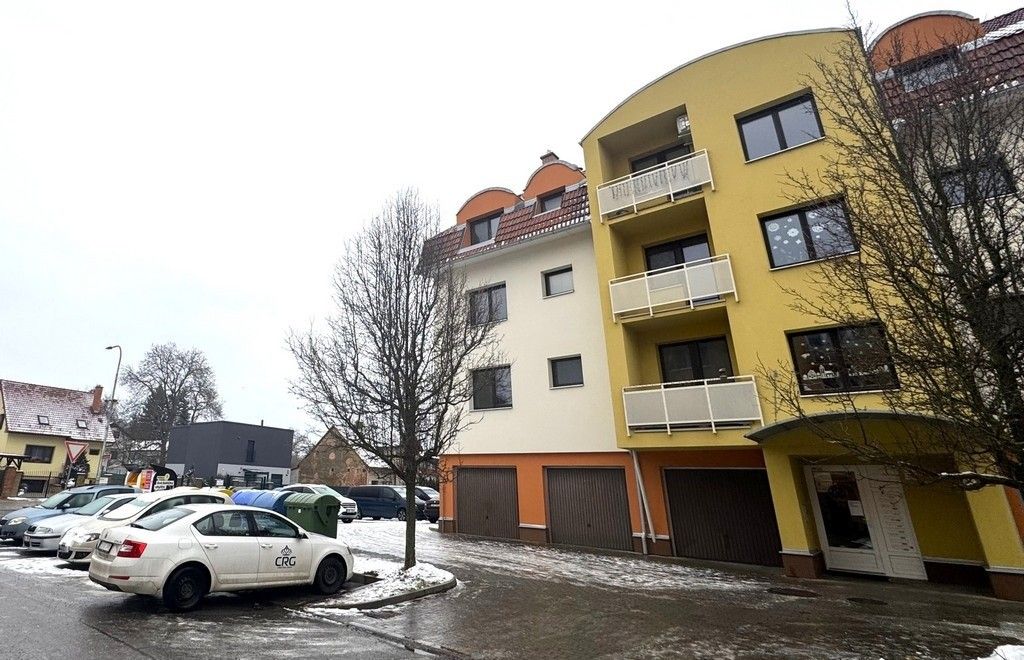 Garáže, Střelice u Brna, 664 47