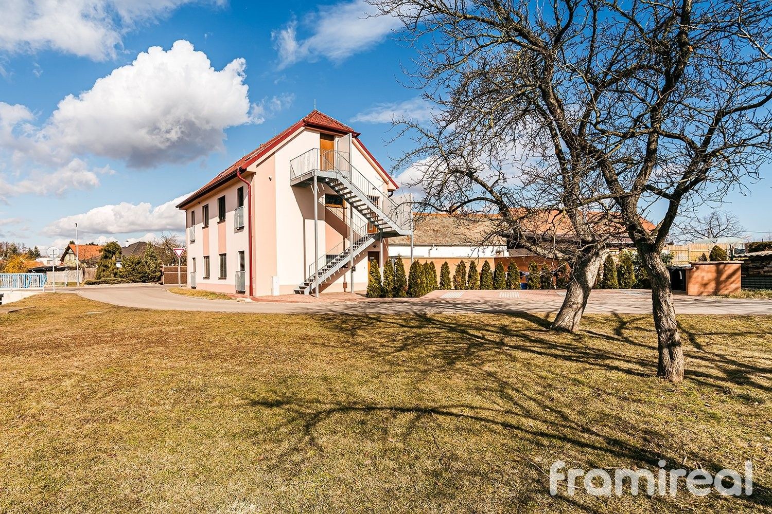 Pronájem byt 2+kk - Vrbovec, 49 m²