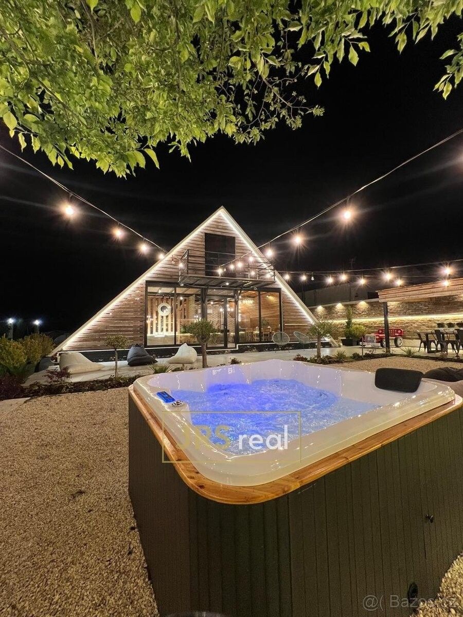 Chaty, 987 66, Zahraničí