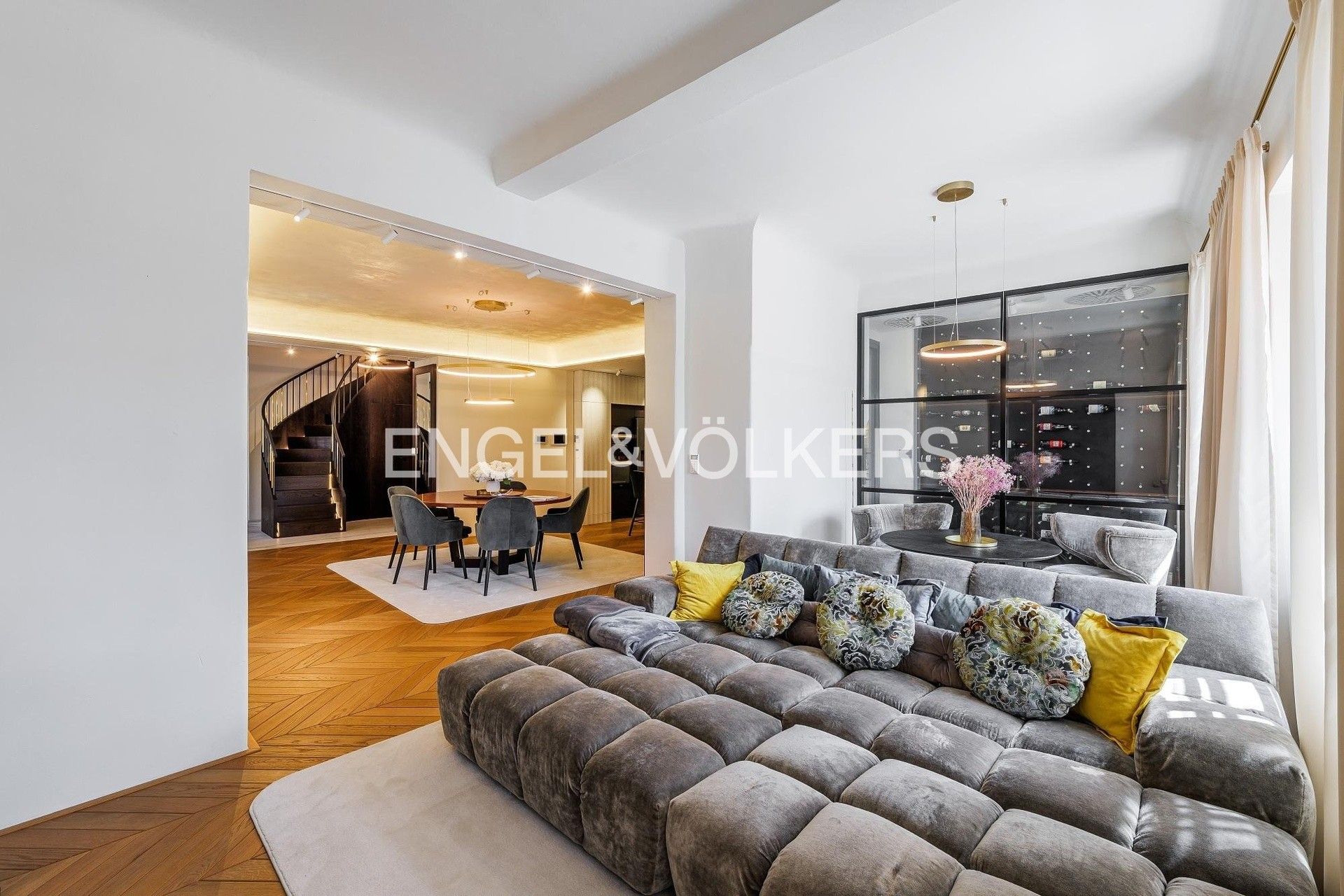 Prodej byt 2+kk - Lázeňská, Praha, 165 m²