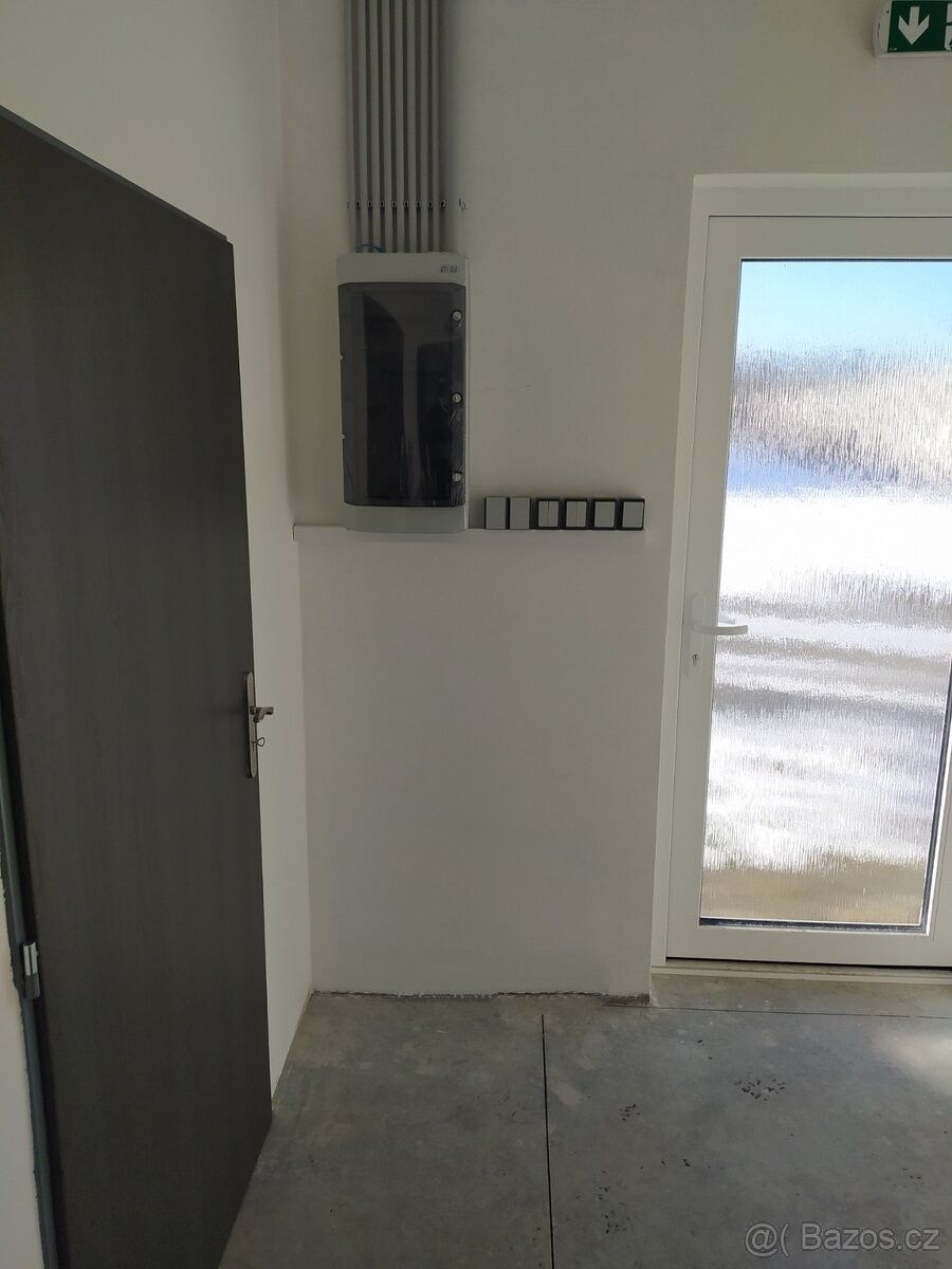 Sklady, Tlumačov, 763 62