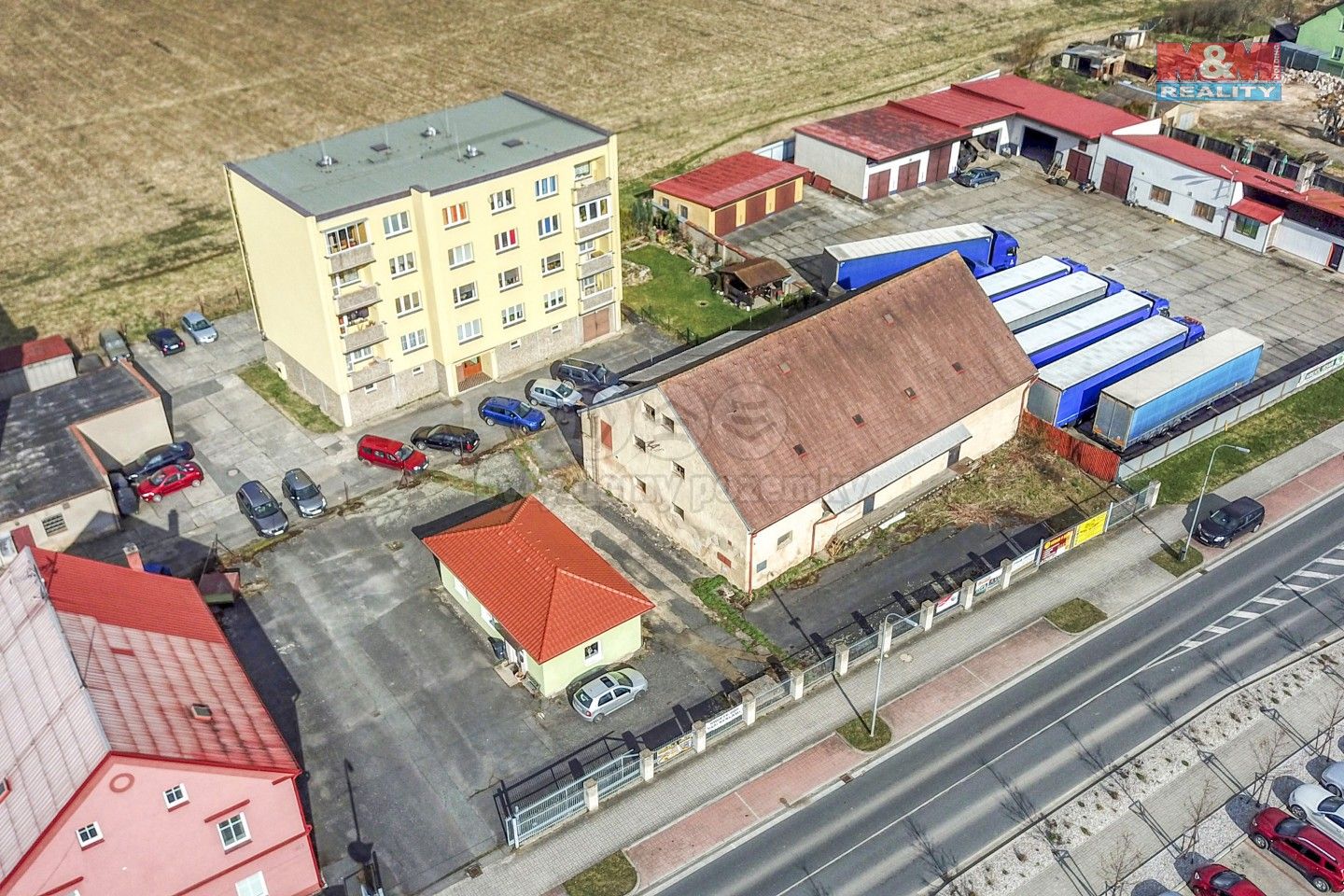 Sklady, Nádražní, Bor, 850 m²