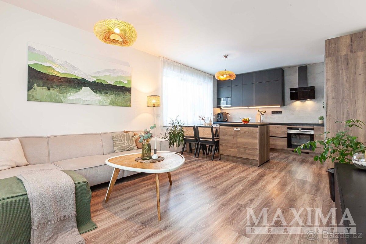 Prodej byt - Dolní Břežany, 252 41