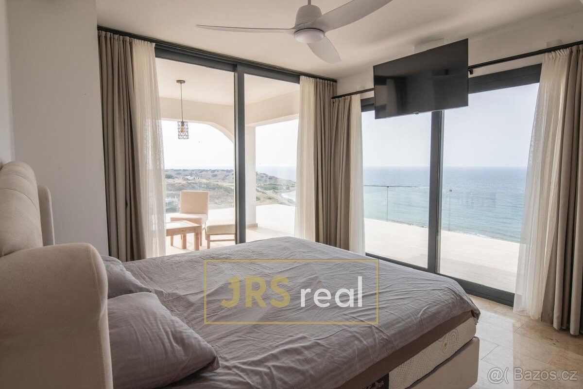 Prodej rodinný dům - 987 66, Zahraničí