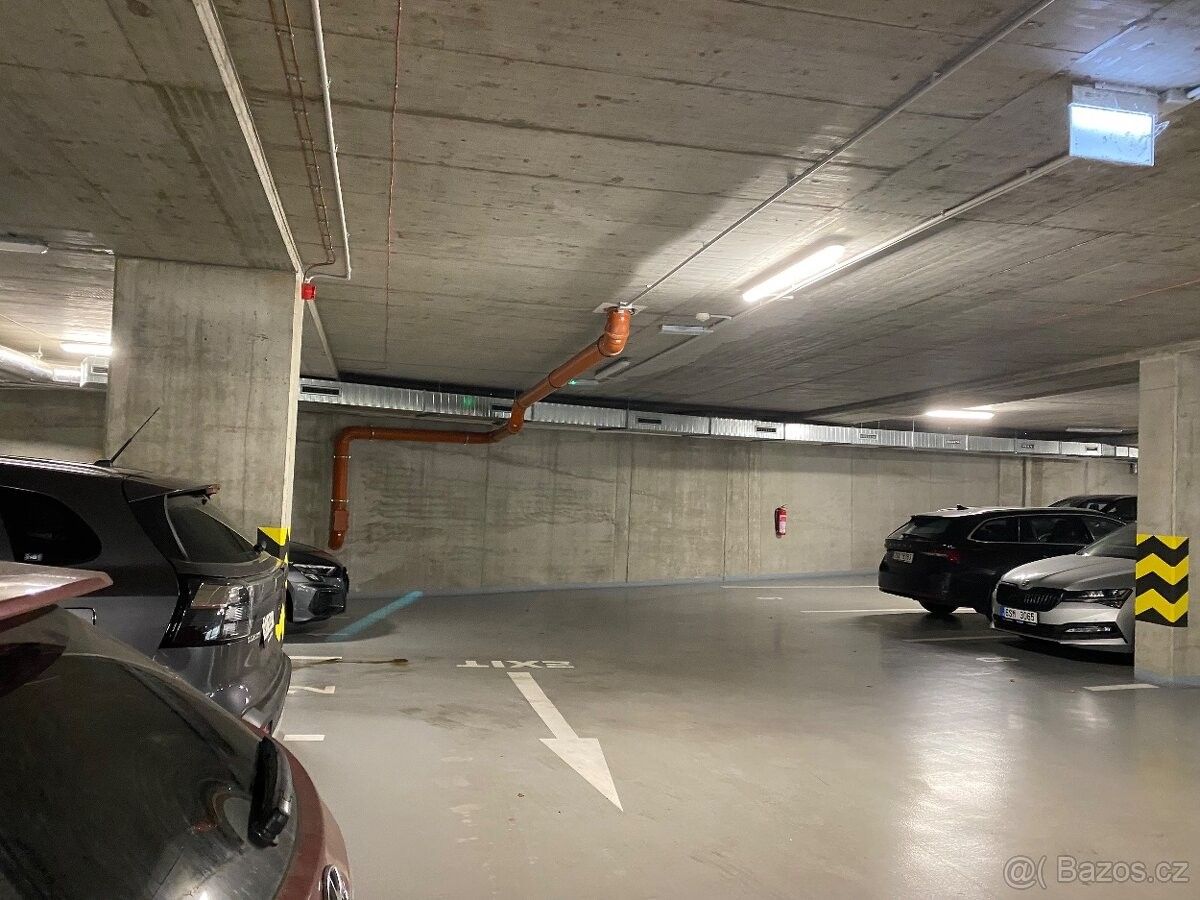 Pronájem garáž - Praha, 190 00