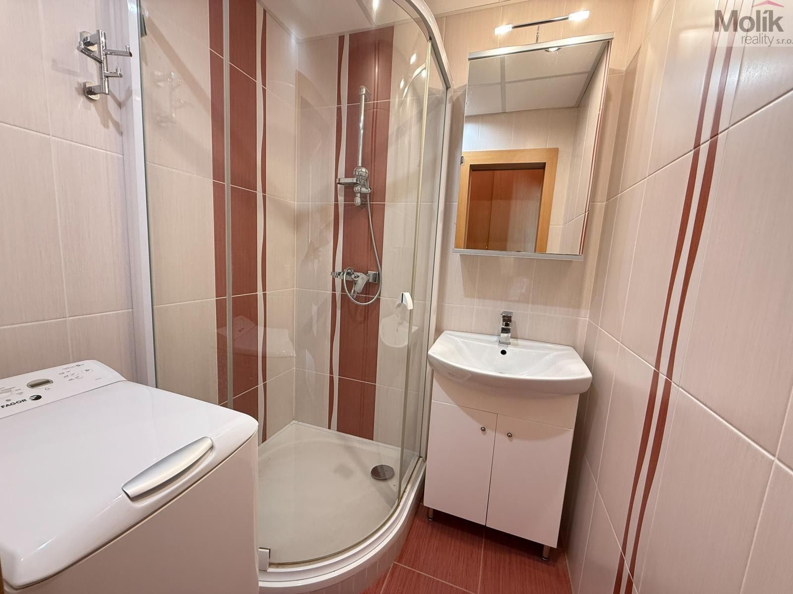 Byt 2+1 · 52 m² · Hrdlovská, Osek - 3