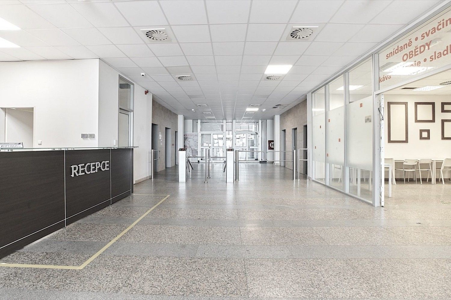 Pronájem kancelář - Dolní Břežany, 144 m² - 2