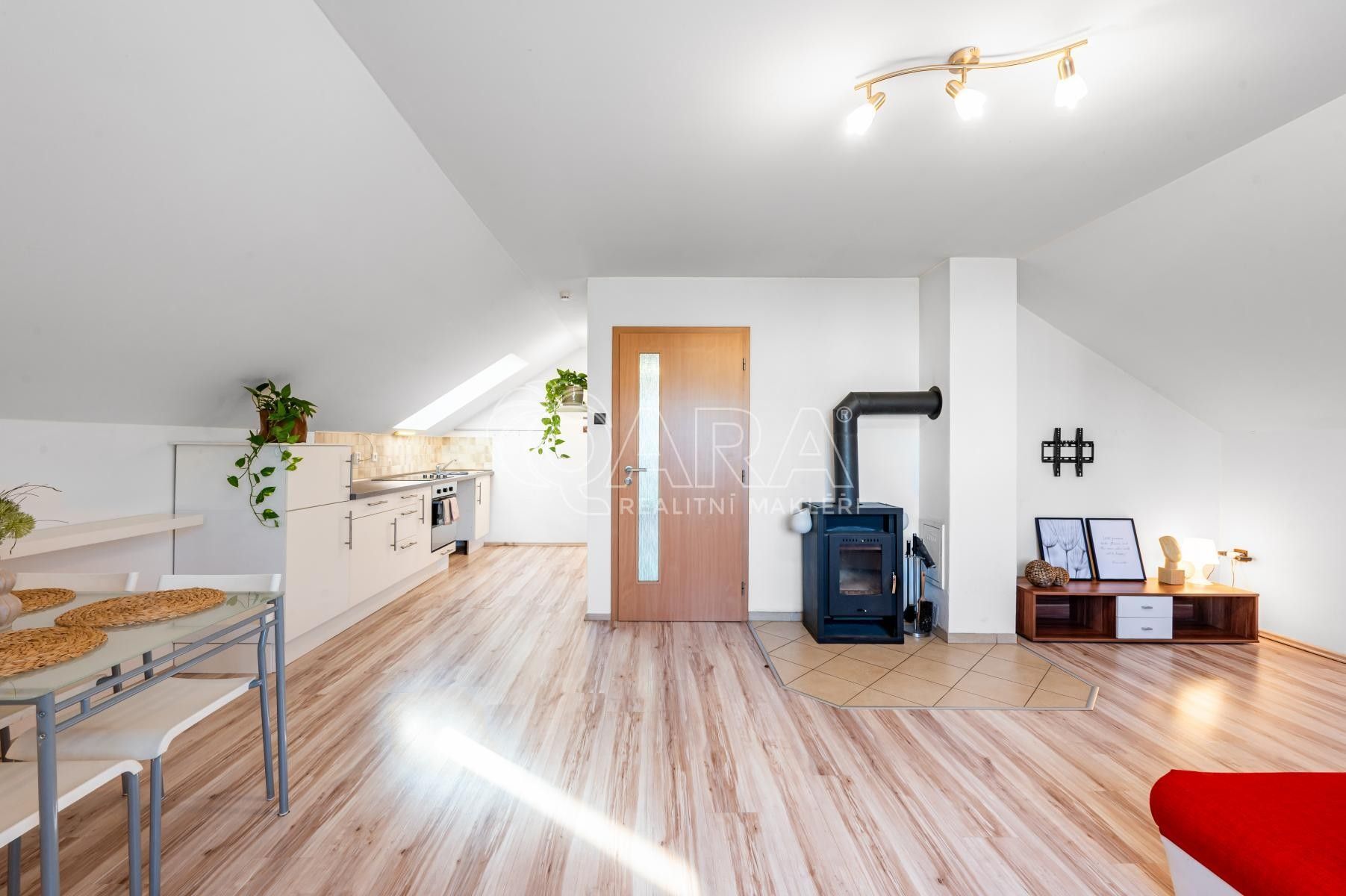 Prodej rodinný dům - Československé armády, Zbiroh, 143 m² - 5