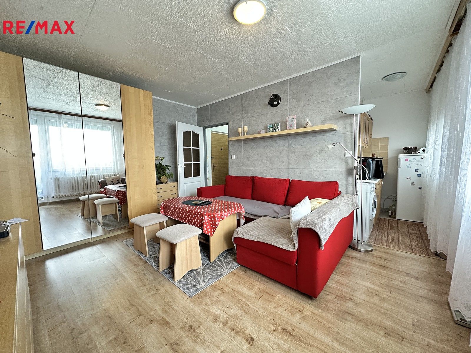 1+kk, Na růžovém poli, Kladno, 27 m²