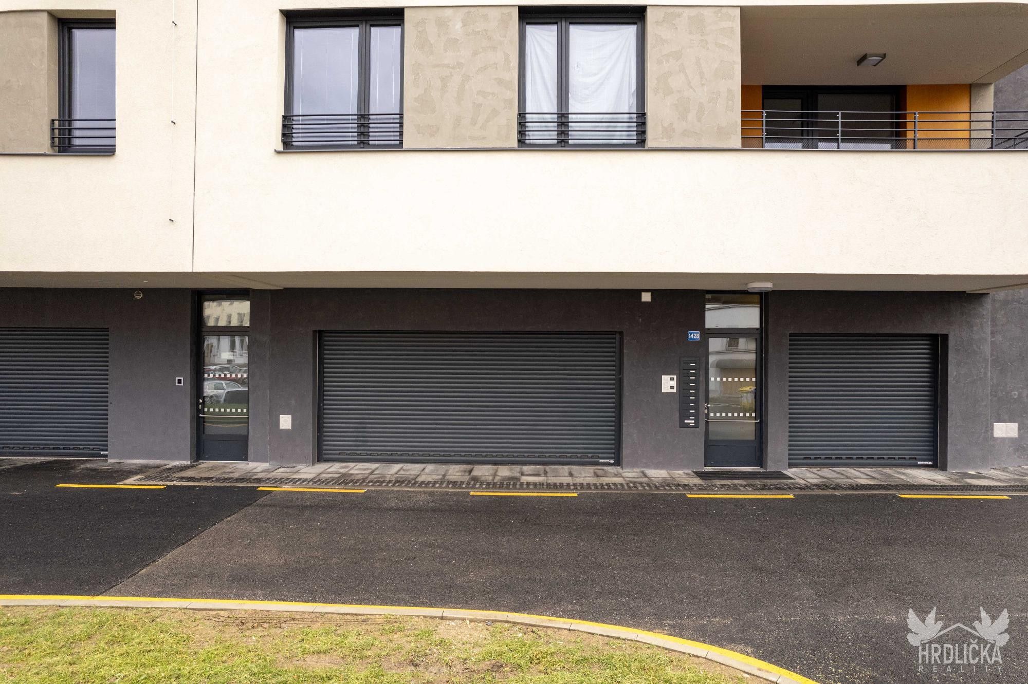 Ostatní, Strakonice I, 14 m² - 1
