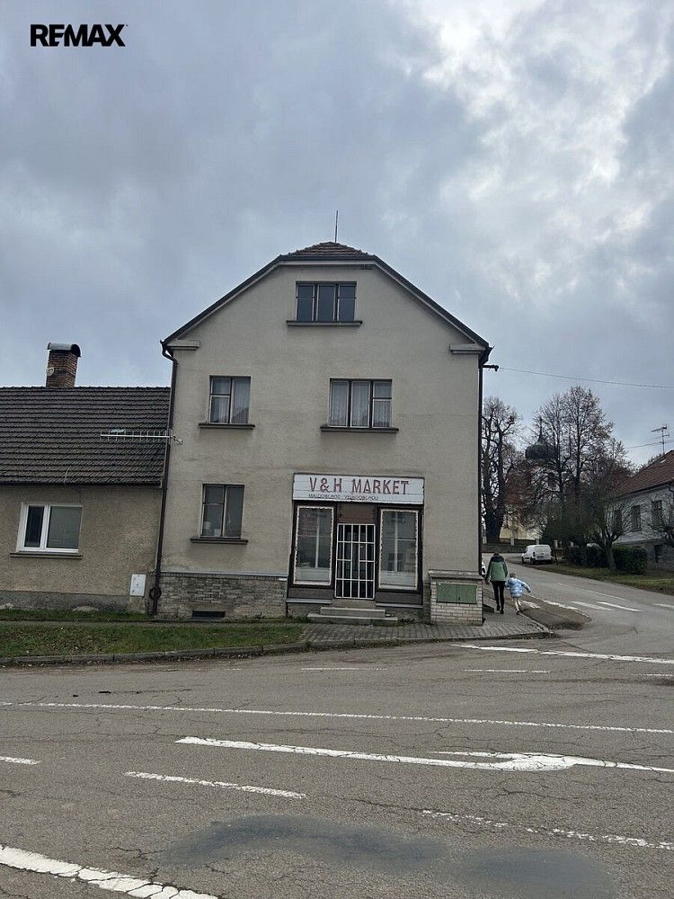 Rodinné domy, náměstí Sv. Čecha, Postupice, okres Benešov, 320 m² - 2
