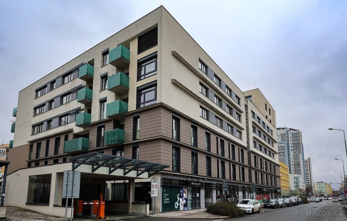 Garáže, Praha, 155 00