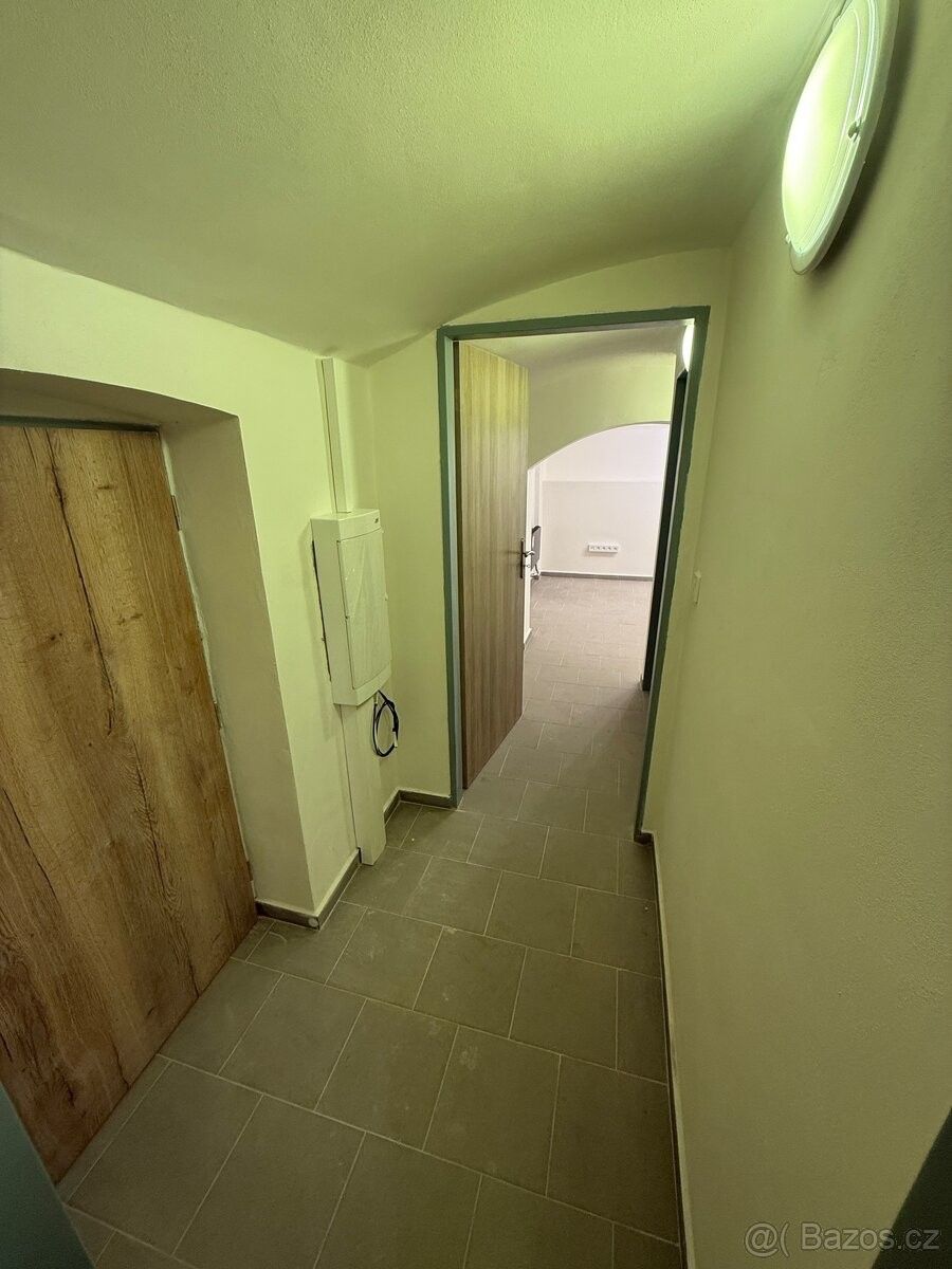 Kanceláře, Kolín, 280 02 - 1