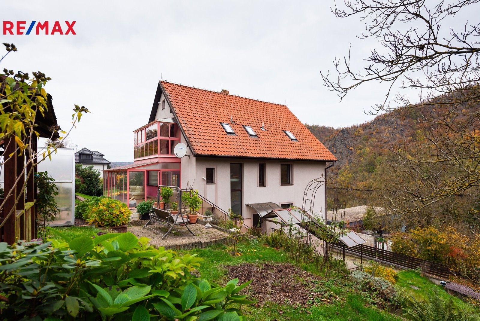 Prodej vila - Hlavní 222, Měchenice, 330 m²