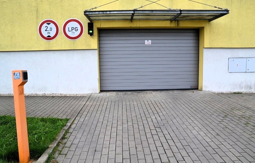 Garáže, Praha - Běchovice, 12 m²