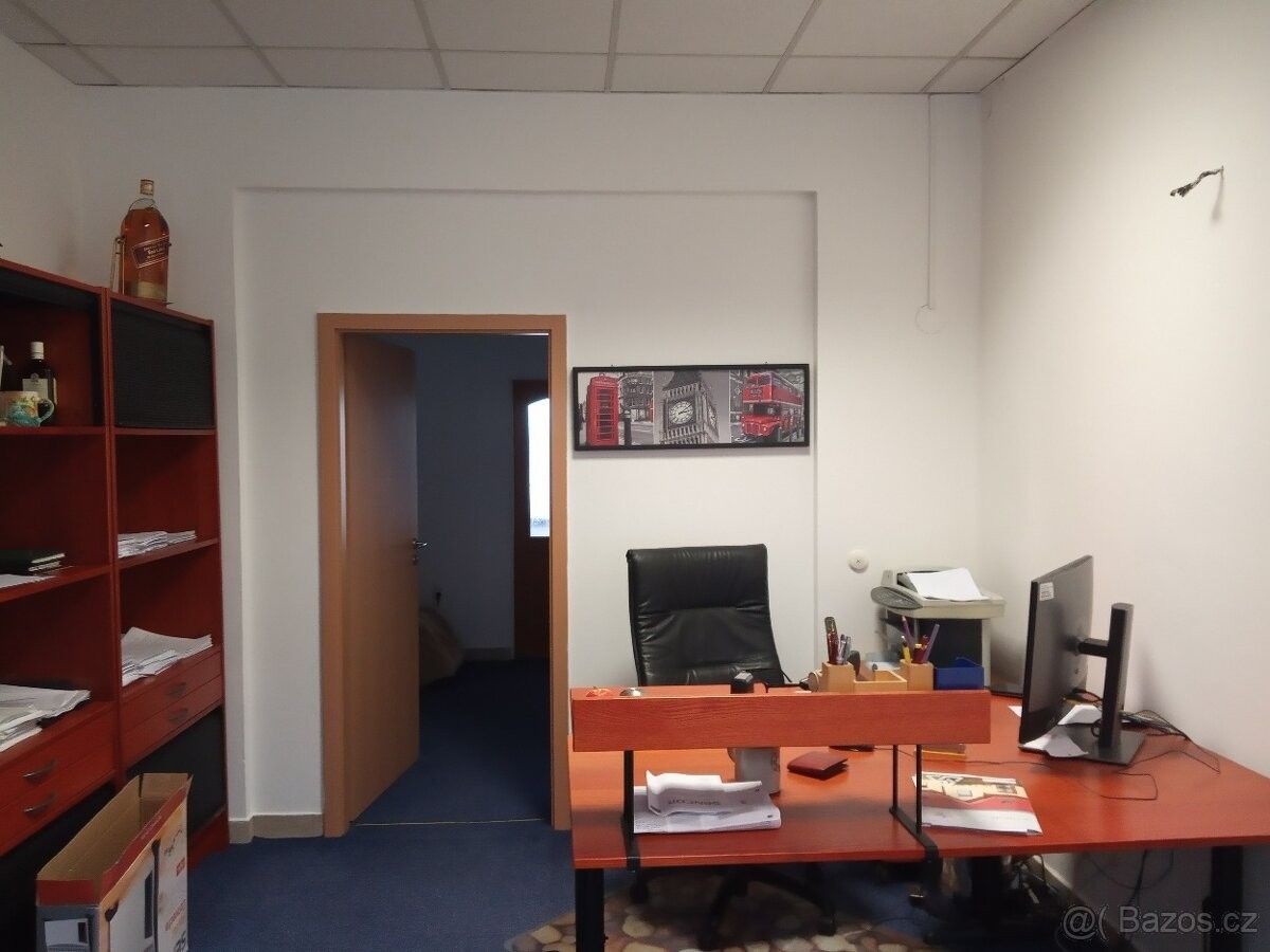 Pronájem obchodní prostory - Uherský Brod, 688 01