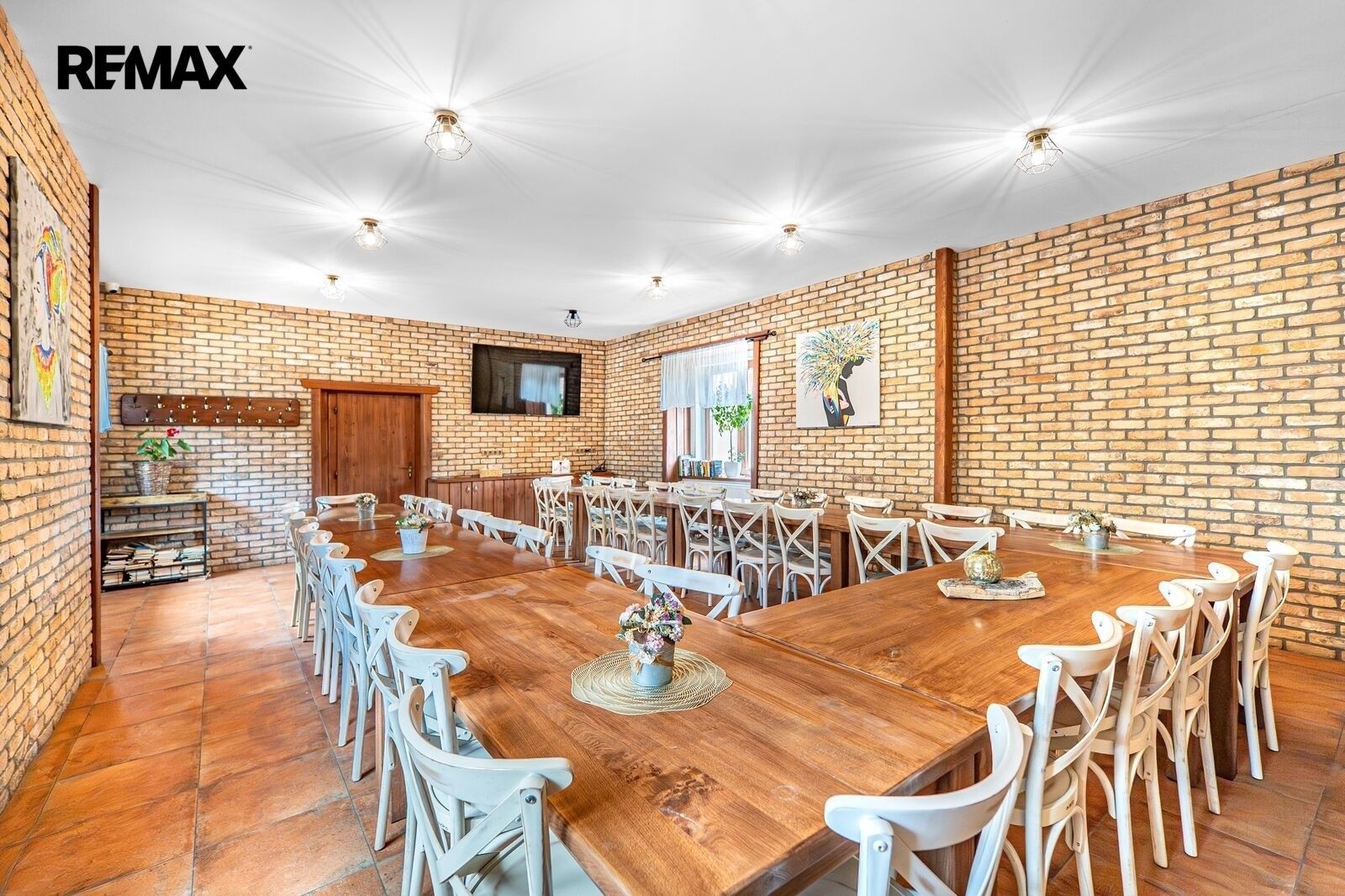 Restaurace · 500 m² · Sýkořice - 2