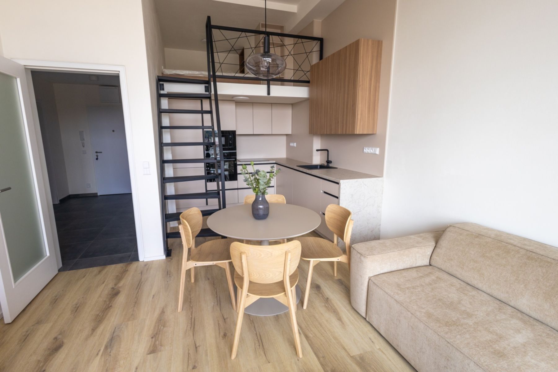 Pronájem byt 2+kk - Malešická, Praha - Žižkov, 63 m² - 2