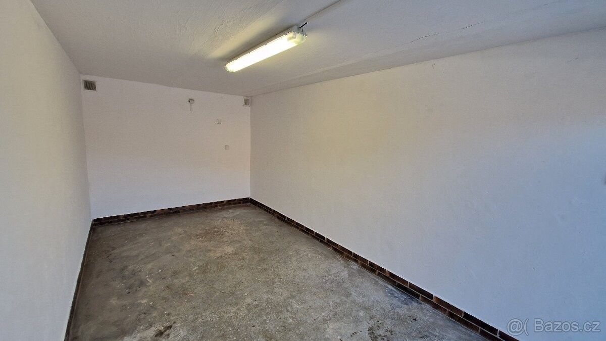 Garáže, Vsetín, 755 01