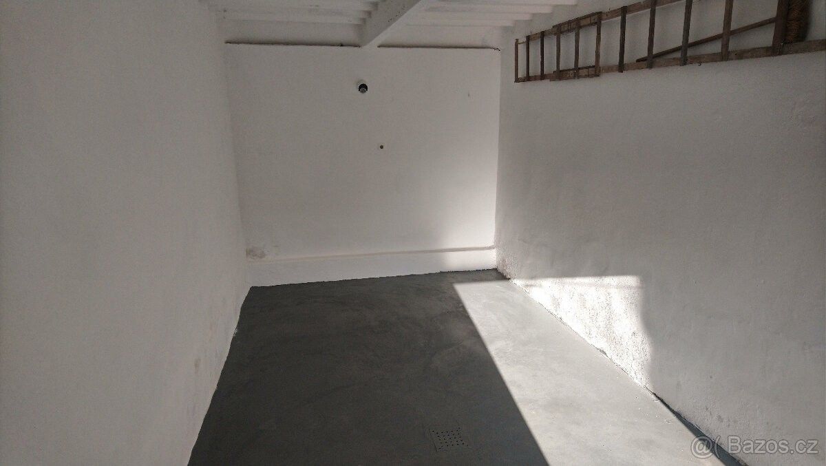 Garáž · Mladá Boleslav, 293 01 - 3