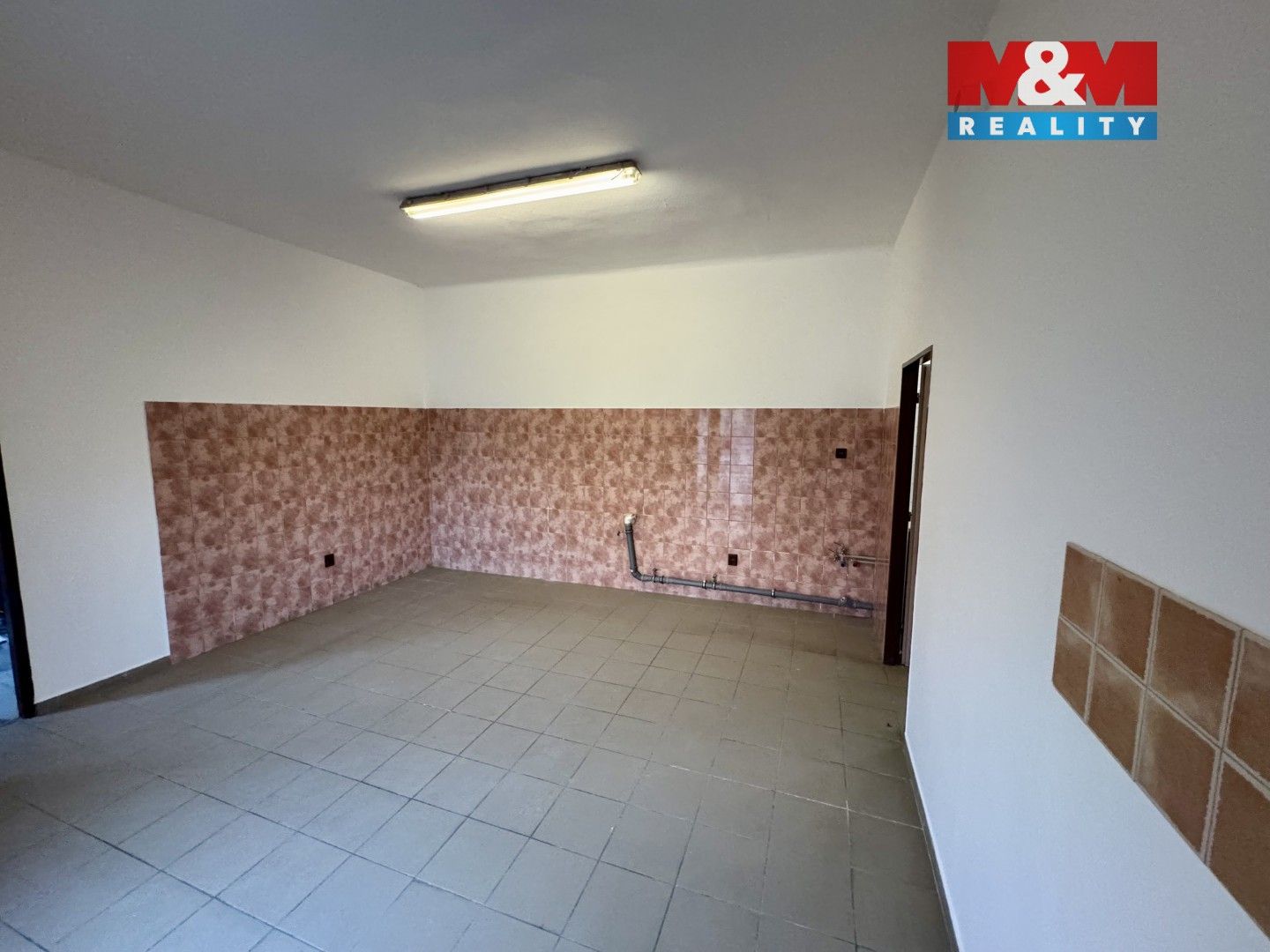 Sklad · 220 m² · Tyršovo náměstí, Hostomice - 4