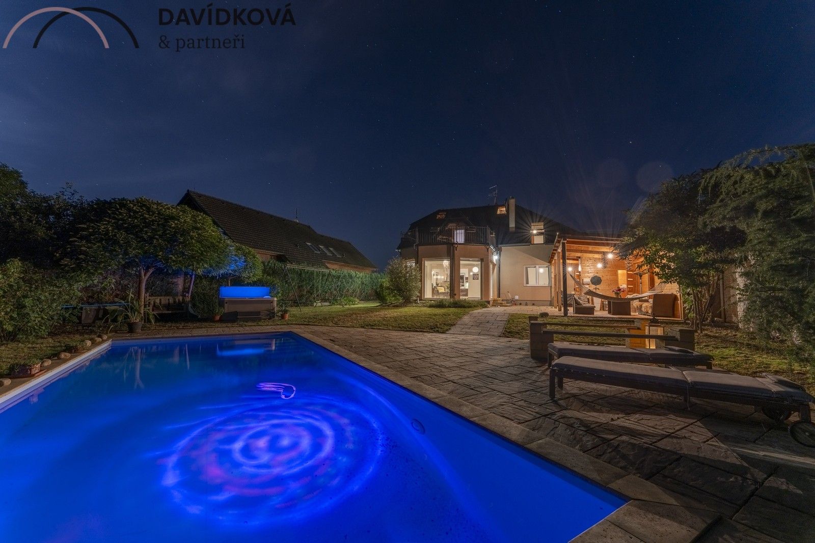 Prodej dům - Větrná, Hovorčovice, 335 m²