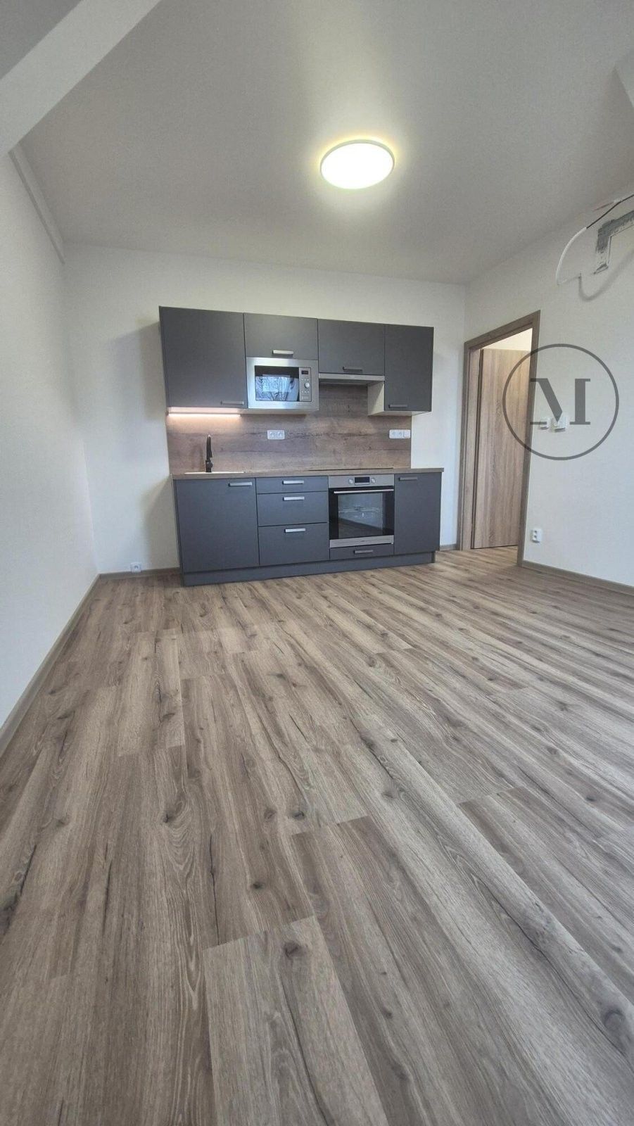 Pronájem byt 2+kk - Novohradská 1039, České Budějovice, 42 m²