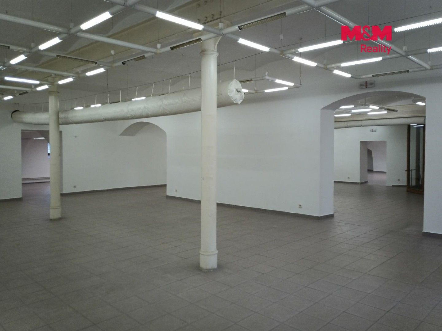 Obchodní prostory · 695 m² · náměstí Míru, Svitavy - 4