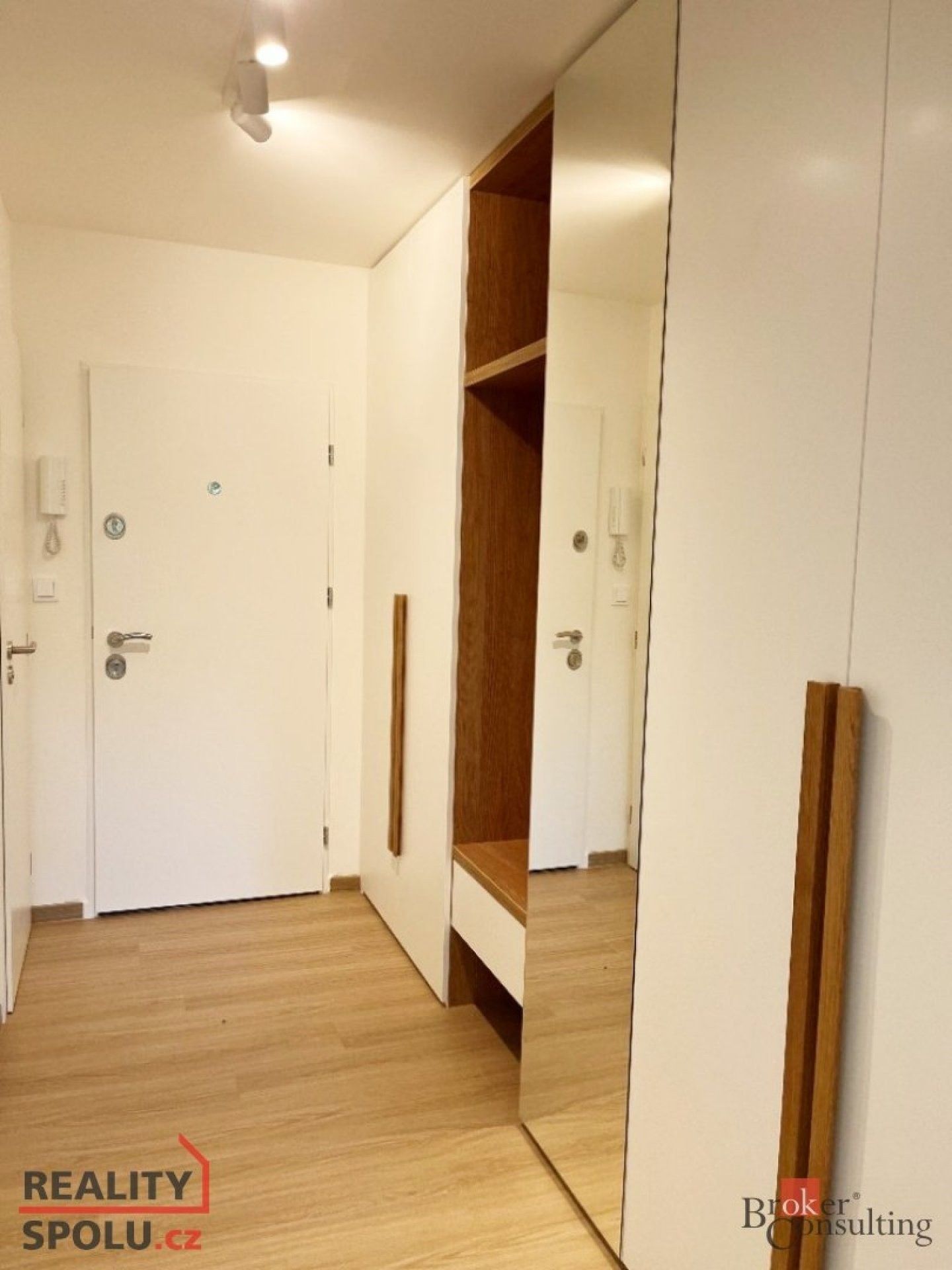 Pronájem byt 2+kk - Mirovická, Praha, 44 m²