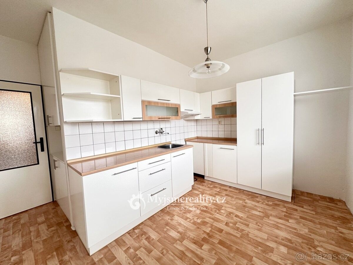 Byty, Tavíkovice, 671 40