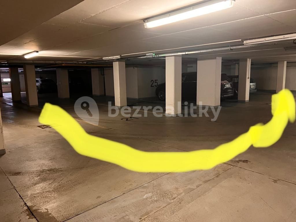 Garáže, Pod Parukářkou, Praha - Žižkov, 10 m² - 2