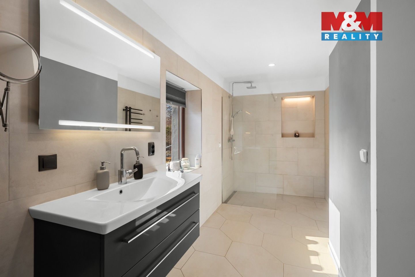 Prodej rodinný dům - V Ořechovce, Pchery, 228 m²