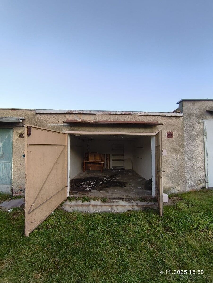 Garáže, Ostrava, 713 00