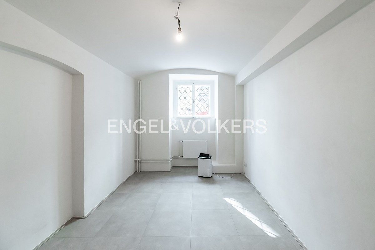 Pronájem obchodní prostory - Zubatého 470, Praha Smíchov, 127 m² - 5