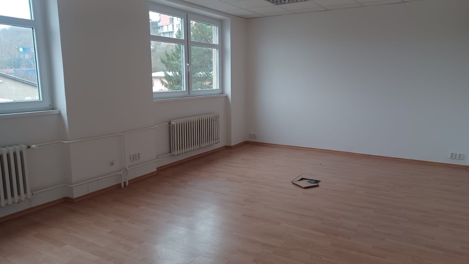 Obchodní prostory, Pod Hájem, Králův Dvůr - Králův Dvůr, Středočeský kraj, 25 m² - 1