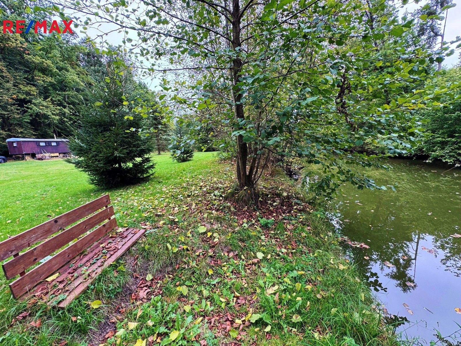 Louky, Ostrolovský Újezd, 1 454 m²