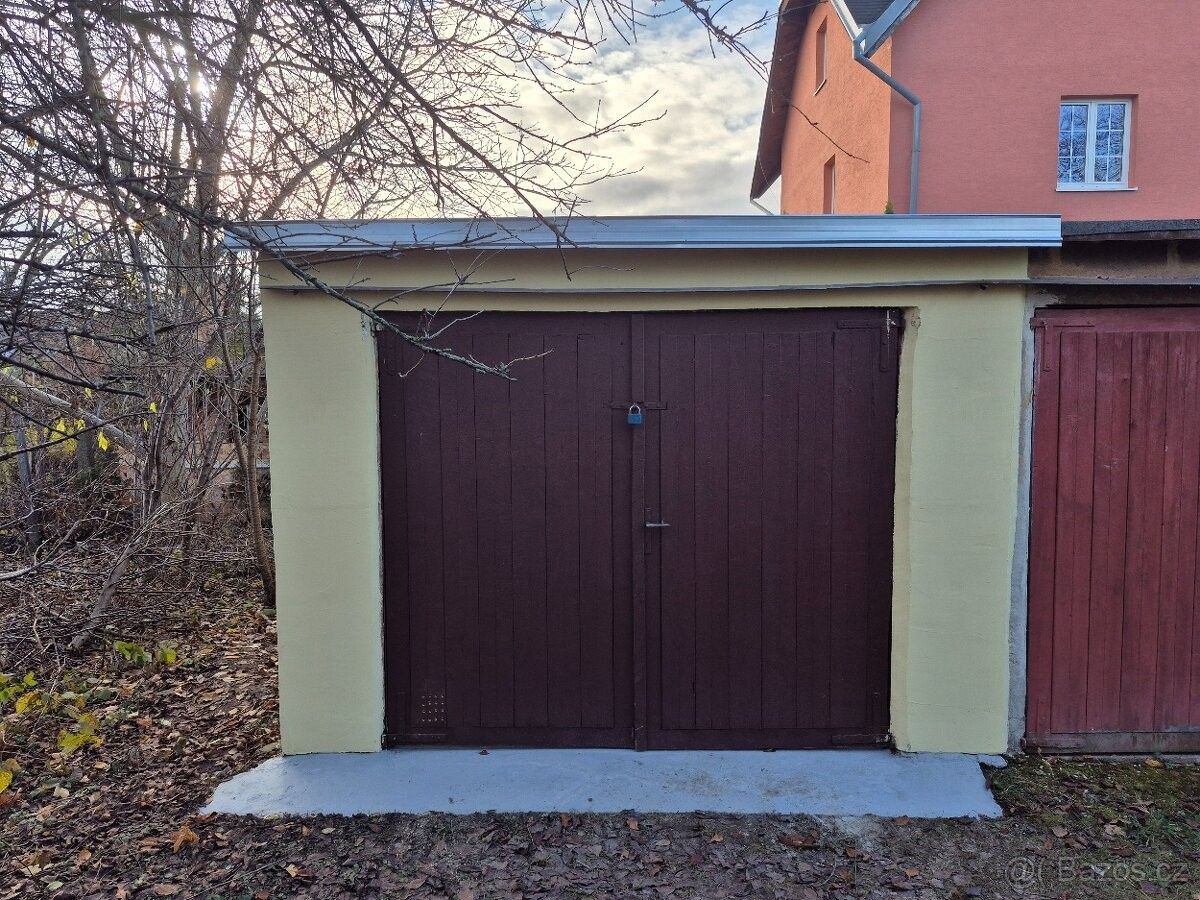 Garáže, Praha, 109 00