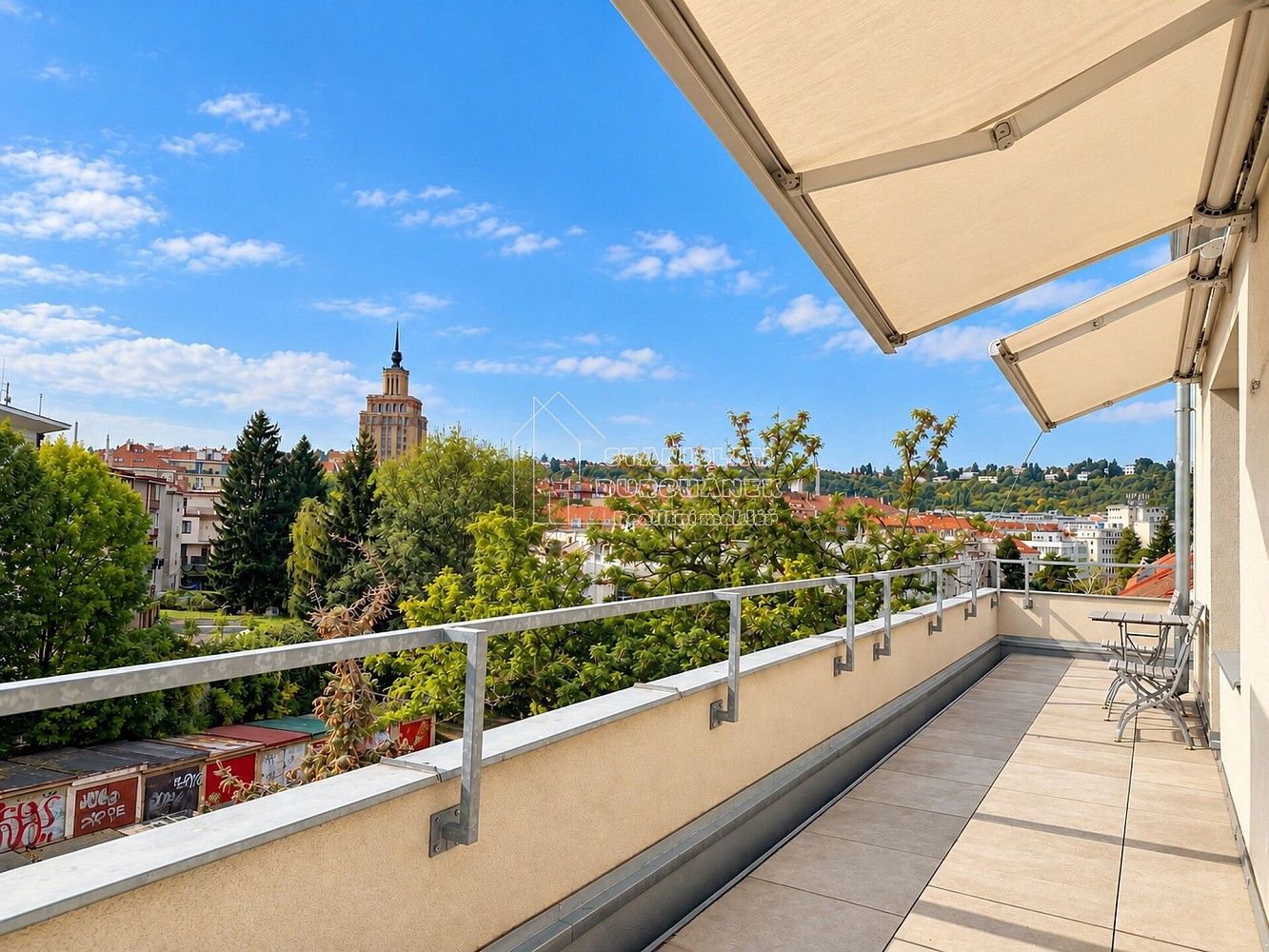 3+kk, Ve struhách, Praha 6 - Bubeneč, 110 m² - 1