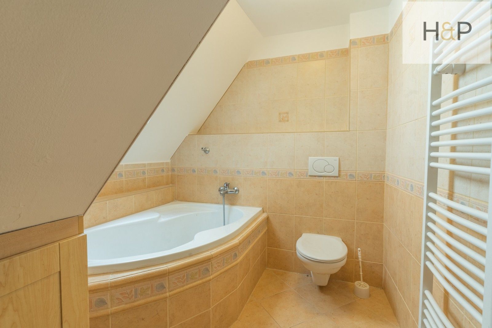 Prodej byt 2+kk - nám. Míru 138, Šumperk, 75 m² - 5