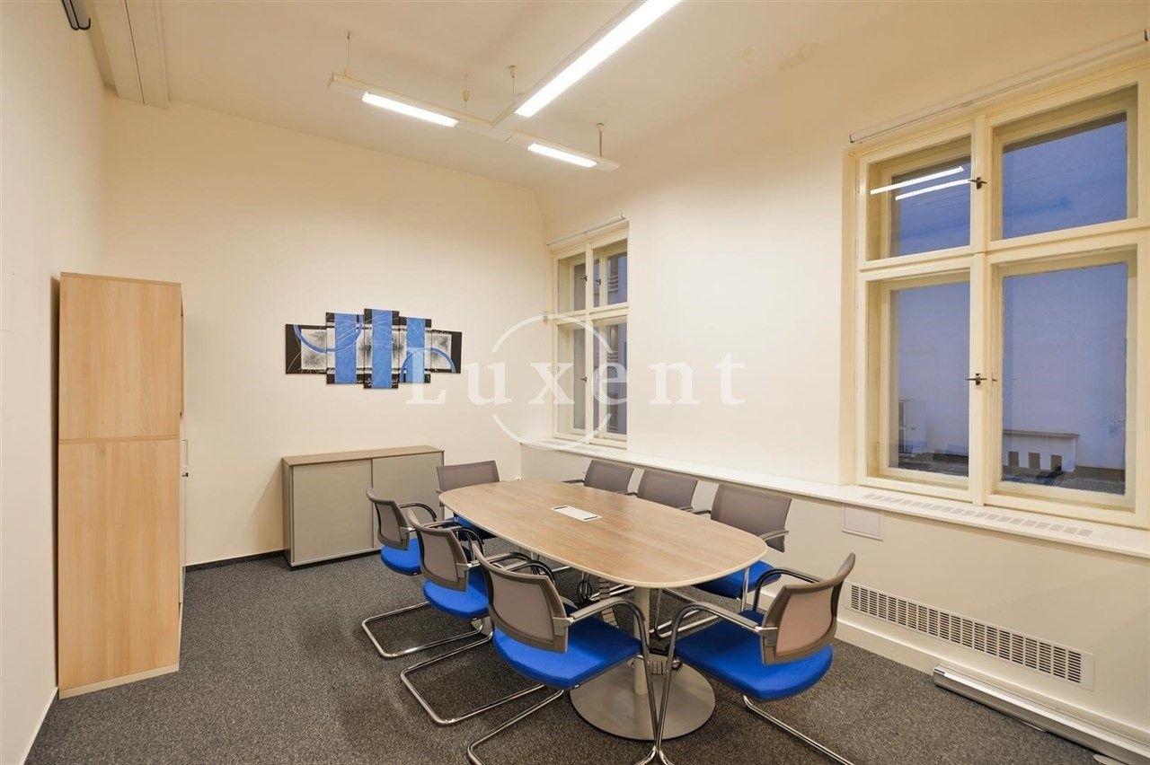 Pronájem kancelář - Politických vězňů, Praha, 117 m²