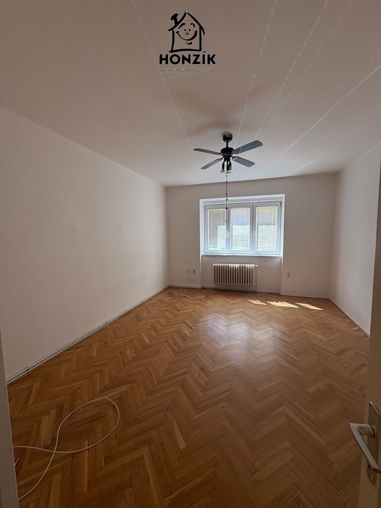 2+1, Jeseniova, Praha, 74 m² - 2