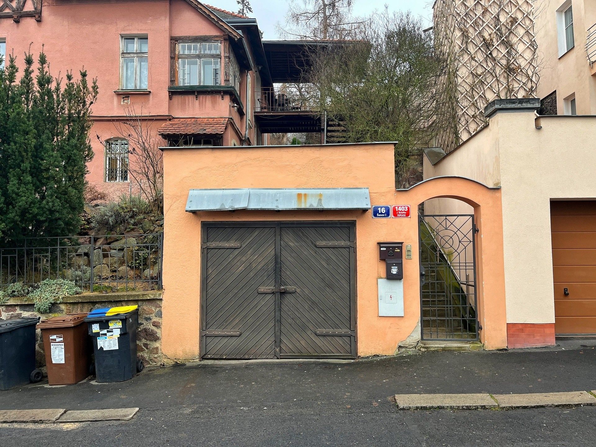 Garáže, Josefa Šafaříka, Teplice, 21 m²