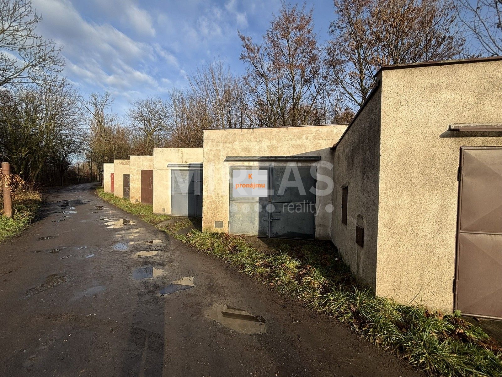 Garáže, Nymburk, 18 m²