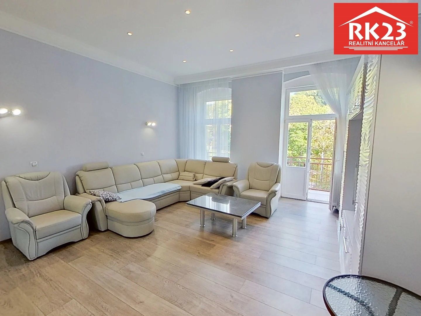 2+1, Hlavní třída, Mariánské Lázně, 102 m²