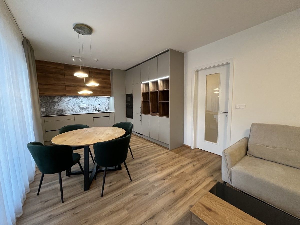 Pronájem byt 3+kk - Za Jitonou, Český Krumlov, 76 m²