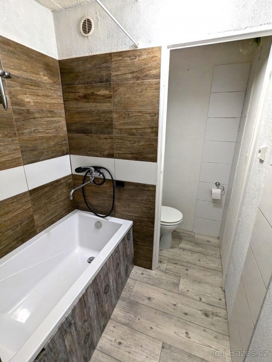 Pronájem byt - Jirkov, 431 11