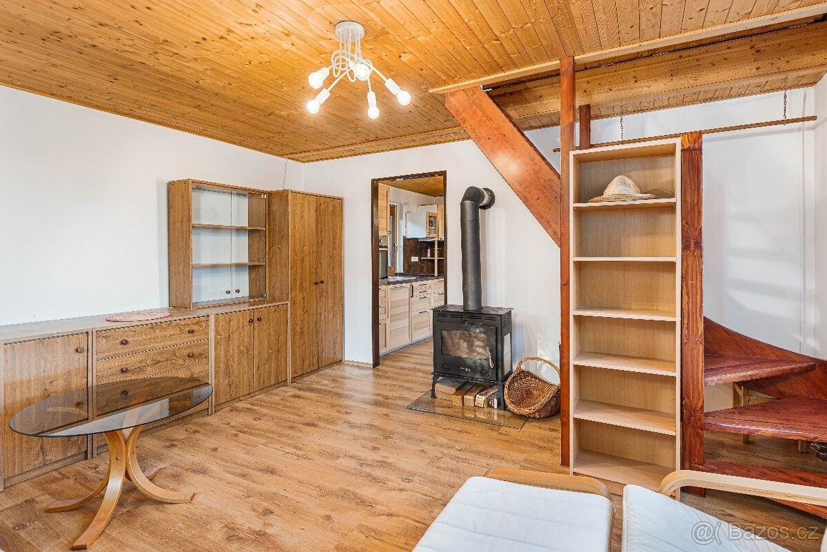 Chaty, Mnichovice, 251 64