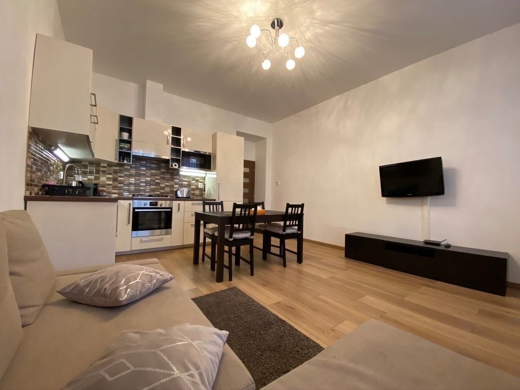 2+kk, Blahníkova, Praha - Žižkov, 40 m² - 1