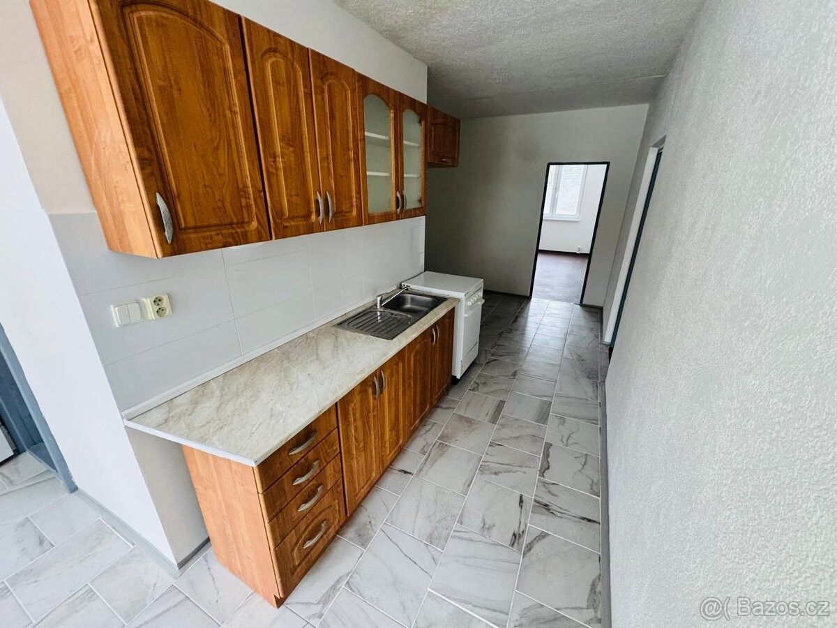 Pronájem byt 3+1 - Chodov u Karlových Var, 357 35, 63 m²